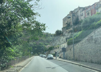 Circonvallazione a Ragusa Ibla: rimuovere la segnaletica di sosta