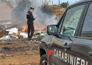 Vittoria, imprenditore agricolo incendia rifiuti: arrestato