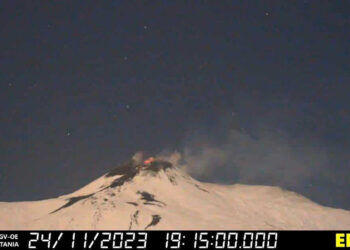 Etna, continua attività stromboliana da cratere Sud Est