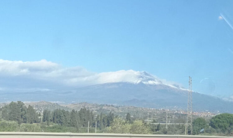 Maltempo in Sicilia con tempesta Ciaran: pioggia e neve sull'Etna