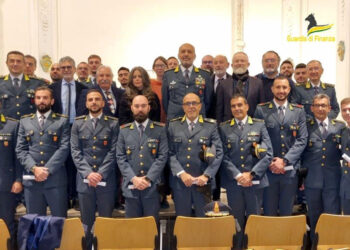 Gdf Ragusa: consegna diplomi per corso inglese