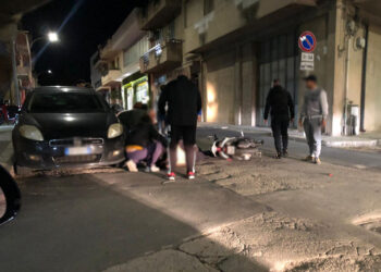 Incidente a Vittoria, scontra tra scooter: un ferito grave