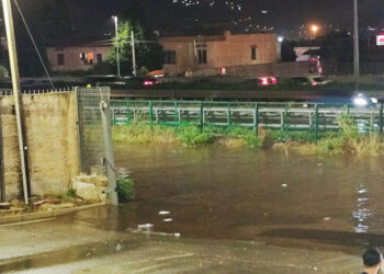 Maltempo, bomba d'acqua su Palermo: allagamenti e strade come fiumi