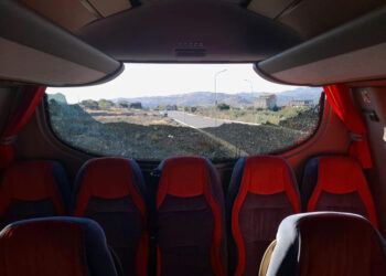 Paura sul pullman del Modica Calcio: lancio di pietre spaccano vetri