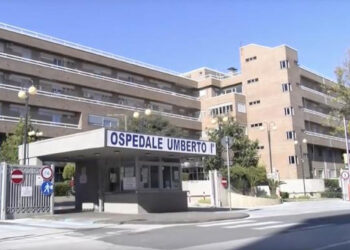 Nonno e nipote investiti da moto a Siracusa