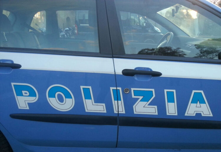 Modica, 50enne evaso dai domiciliari provoca caos all’ufficio anagrafe: arrestato