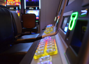 Caltanissetta, denuncia per titolare e gestore di una sala scommesse senza licenza