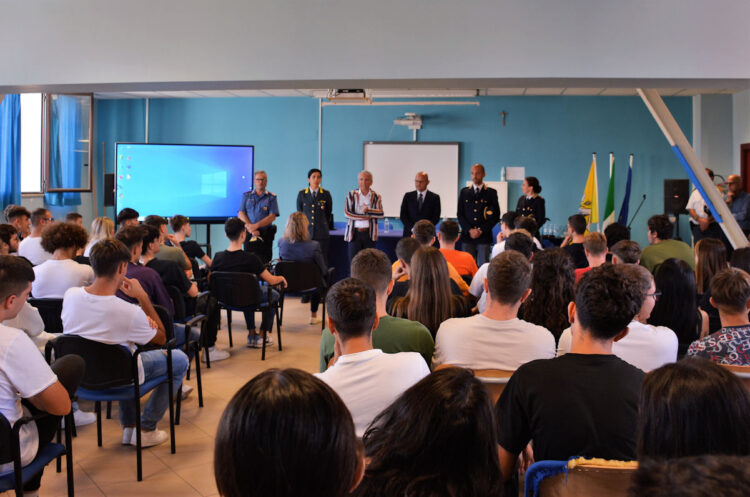 Polizia di Stato e legalità nelle scuole a Pozzallo, Modica e Comiso