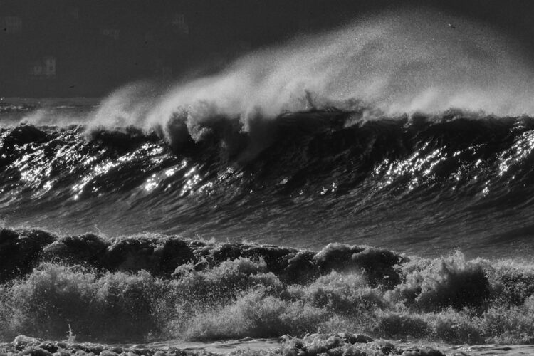 Maltempo, allerta meteo per la tempesta Ciaran: nubifragi e onde alte fino a 6 metri