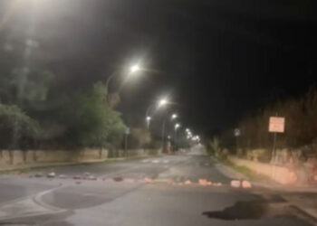 Marina di Ragusa, massi lungo la strada: denunciato episodio sospetto