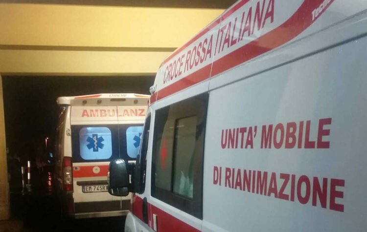 mamma cade dal terrazzo