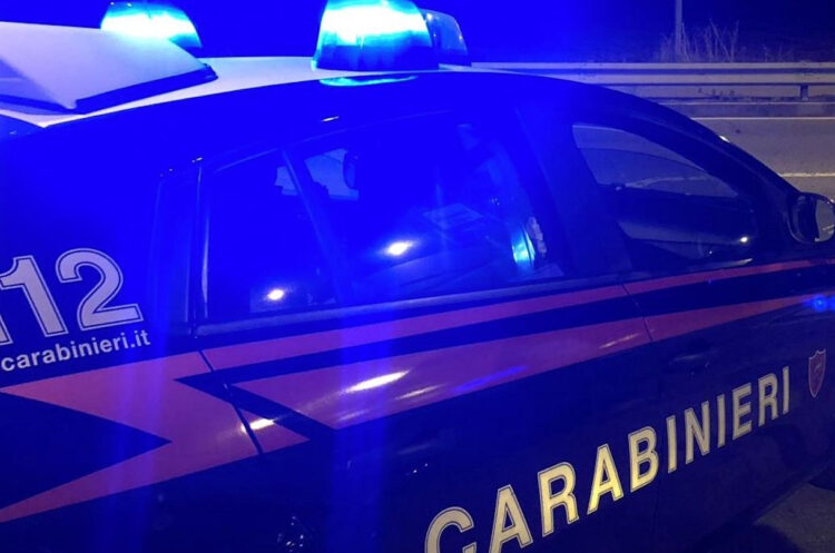 Tenta di gettarsi da un ponte della Tangenziale di Bari: salvata da un carabiniere