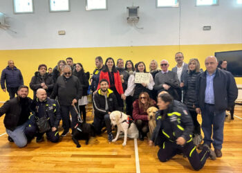 Donato un cane a una persona non vedente grazie alle decurtazioni dei deputati