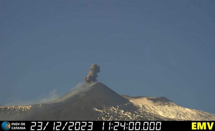 Etna, evento esplosivo dal cratere Sud-Est