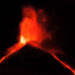 Etna in eruzione: fontana di lava e trabocchi