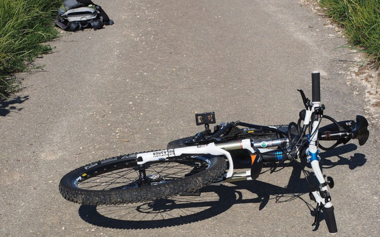 Cade con la bici a Monterosso Almo: 49enne di Modica in rianimazione