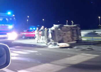 Incidente tra Siracusa e Floridia, scontro tra 2 mezzi: 3 feriti