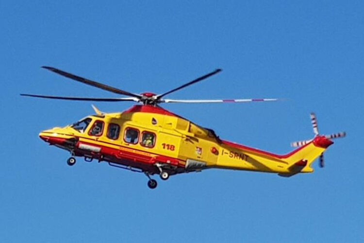 Incidente a Gela, 19enne si schianta con la moto: è grave
