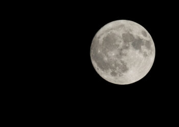 Superluna di ottobre nel segno dell'Ariete: non è una Luna Piena qualunque