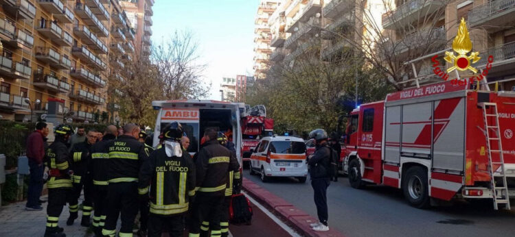 Il bambino caduto dal balcone a Palermo chiede del padre: morto per salvarlo