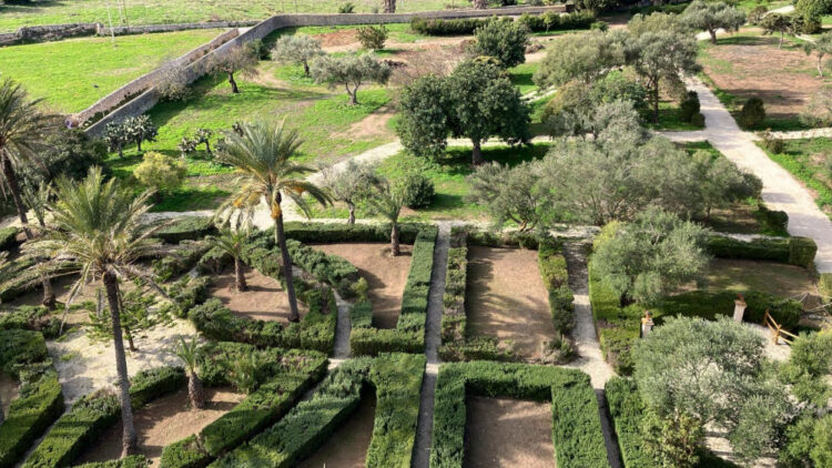 Ragusa, il parco del Castello di Donnafugata rivive gli antichi splendori