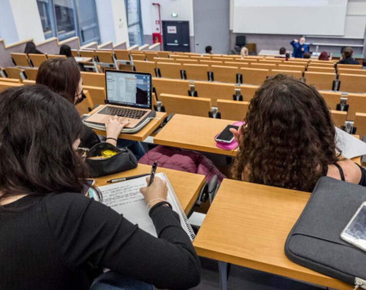 Emendamento Abbate approvato: contributi al trasporto universitario in Sicilia