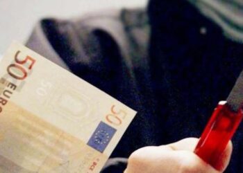 Scicli, ragazzo rapinato con taglierino all'uscita da un bar