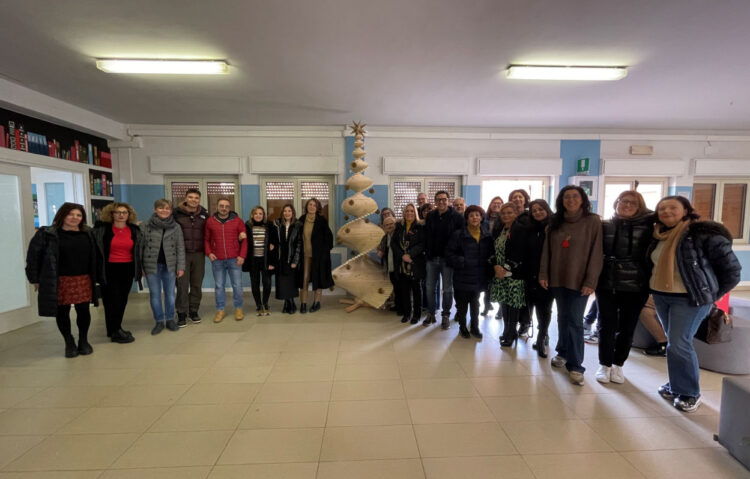 Decora la comunità di Comiso con il nastro rosso