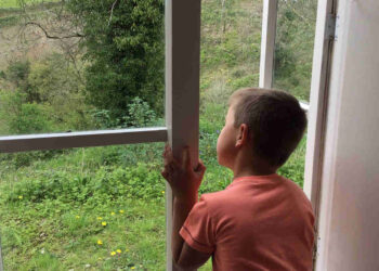 bambino abbandonato in francia