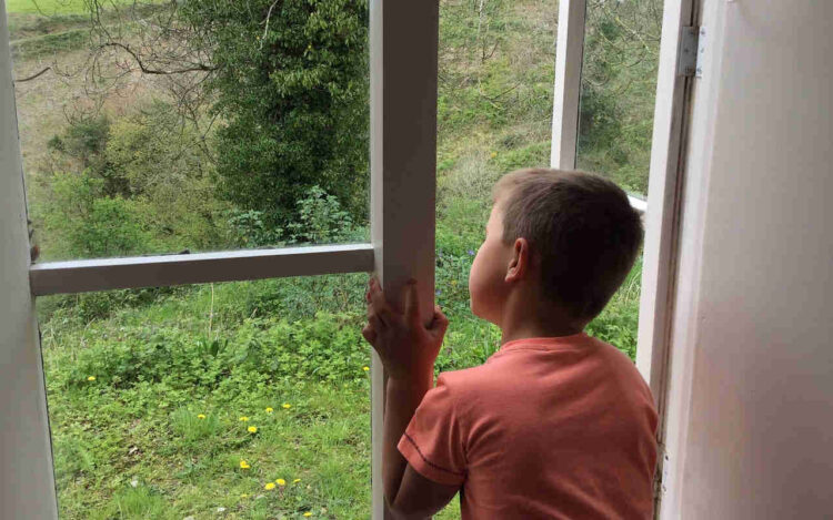 bambino abbandonato in francia