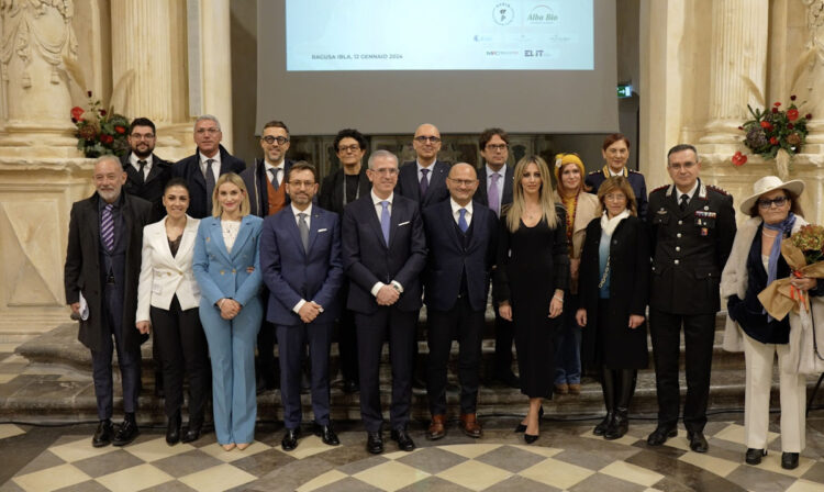 Mai più Artemisia Gentileschi: dalle donne per le donne