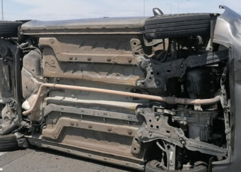 Incidente sulla Modica-Scicli: auto si ribalta