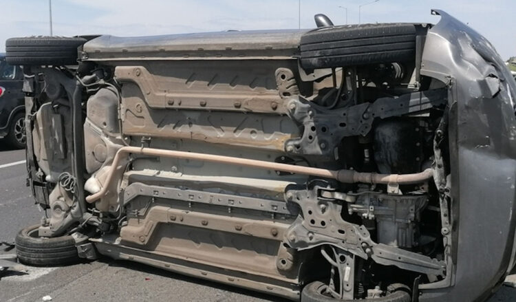 Incidente sulla Modica-Scicli: auto si ribalta