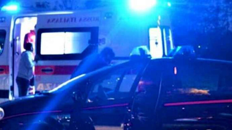 Incidente, colto da malore improvviso in auto si schianta contro un muro e muore