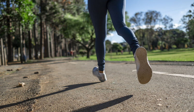 Meglio correre o camminare per dimagrire