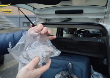 Messina, 1 kg di droga agli imbarcaderi