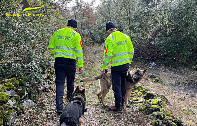 Catania, soccorso un ragazzo disperso sull'Etna