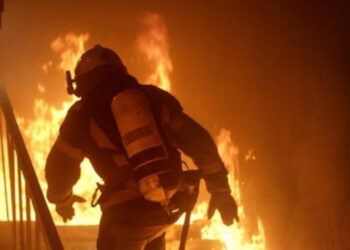 A fuoco coperta elettrica: incendio in casa