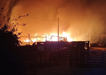 Incendio a Marina di Modica: a fuoco il Lido Sud