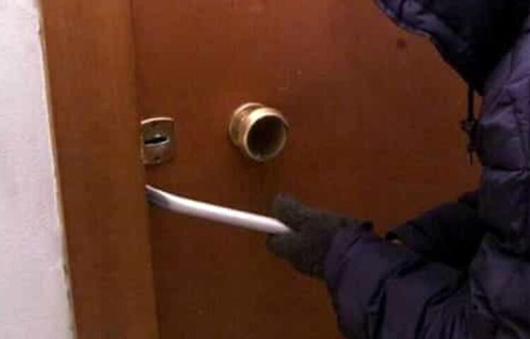 Furti a Capodanno in 2 villette a Chiaramonte Gulfi