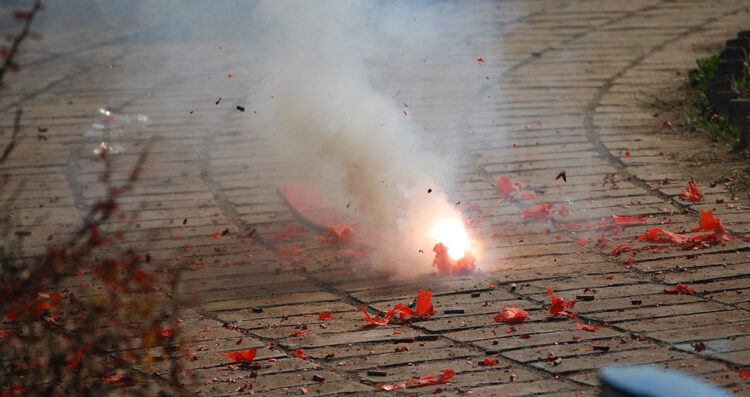 Incidente a Ficarazzi, bimbo raccoglie un petardo in strada e gli esplode in mano