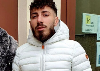 Cade con lo scooter e si schianta contro un muro: muore il 22enne Placido Santi