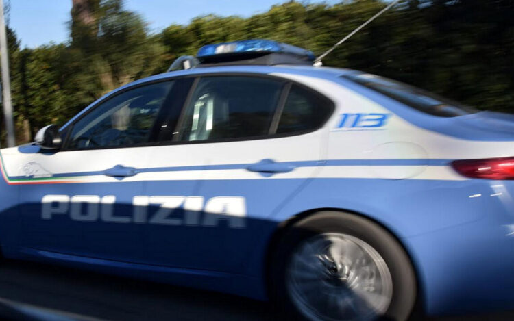 Ragusa, prende a calci e pugni automobilista: arrestato