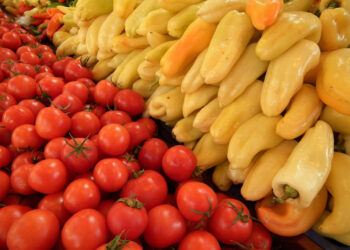 Dieta arcobaleno: i 3 colori da portare a tavola per la salute