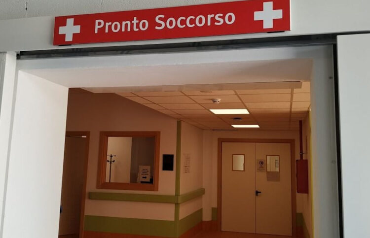 Anziano cade da scala: ricoverato al Maggiore