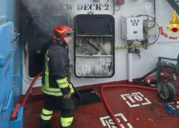 Scoppia caldaia su una nave, muore un 29enne