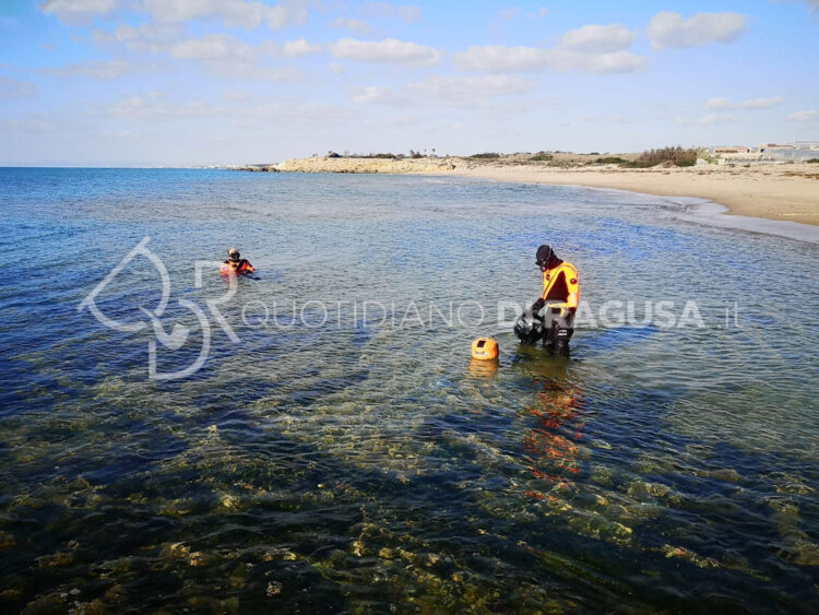 Disperso nel mare di Punta Braccetto da domenica: si cerca ancora il corpo FOTO