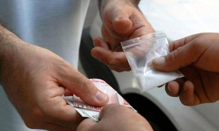 Vittoria, 22enne arrestato per spaccio