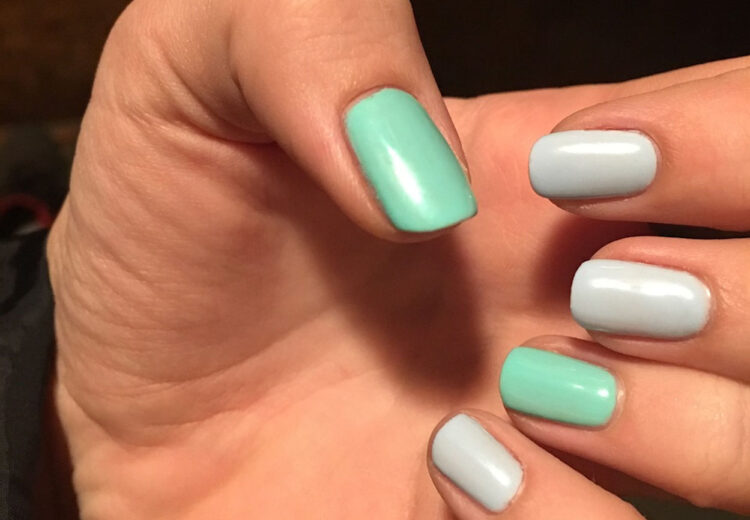Unghie gennaio 2024: i 5 colori di tendenza