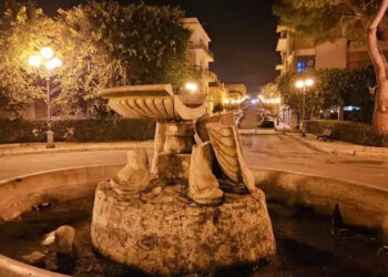 Vittoria, danneggiano fontana con petardo a Capodanno: denunciati 2 minorenni